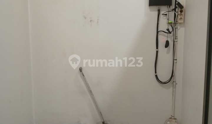 Shop House Suitable for Office on Palagan Roadside Near Ringroad