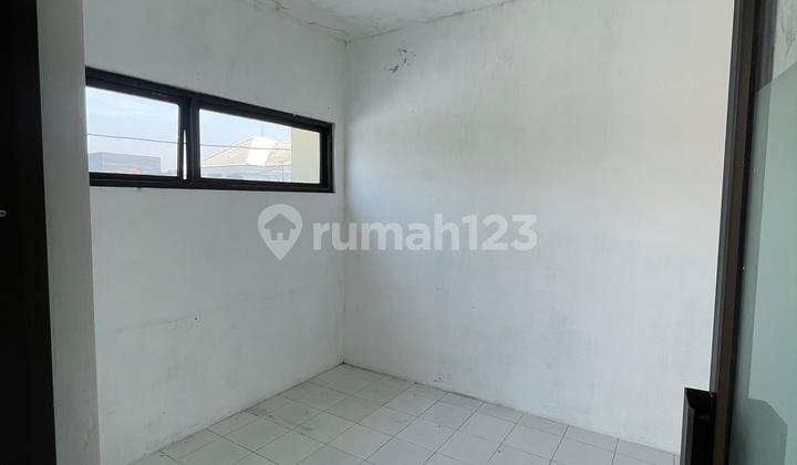 Shop house suitable for office or warehouse on Anggajaya roadside.