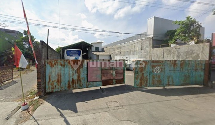 Tronton Access Warehouse Near Ringroad