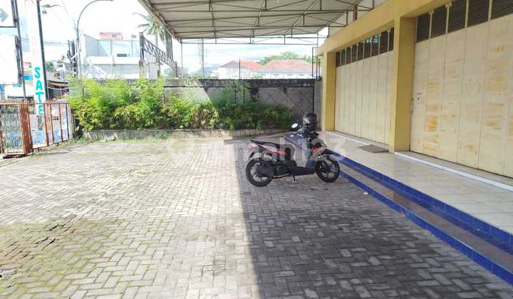 For Rent Building Suitable for Warehouse