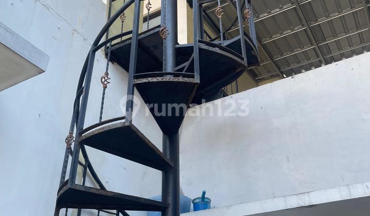 Shop house suitable for office or warehouse on Anggajaya roadside.