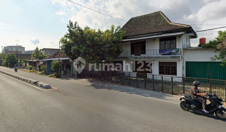 For rent, business space suitable for an office near South Ringroad, Yogyakarta.