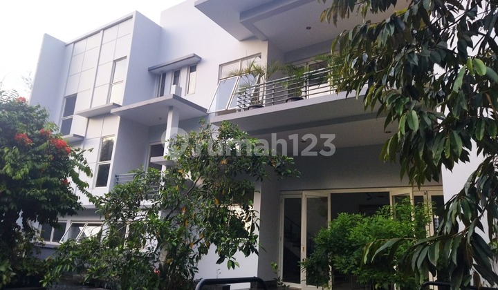 (JKT1288) Dijual Rumah 2 Lantai Telaga Golf BSD Kawasan Premium