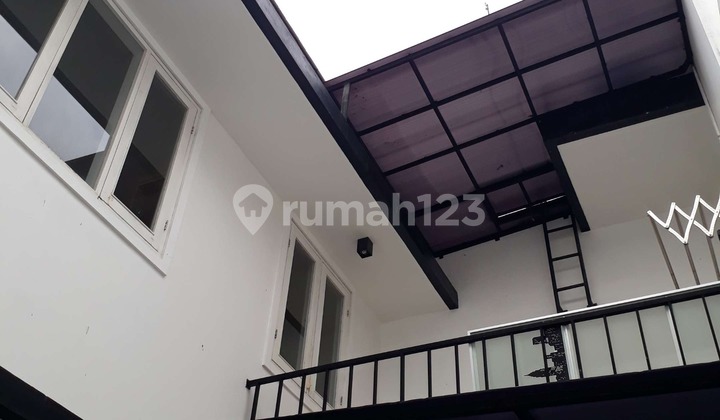 (RMS026) Disewakan Rumah Siap Huni Semi Furnished, Permata Buana  1