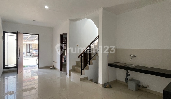 For Sale 3 BR House + 1 North Facing in Green Lake City Asia Cluster - 2 Floors, Unfurnished