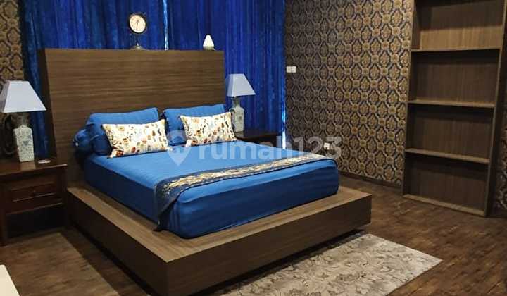 Dijual Rumah di Taman Kencana - 3,5 Lantai, Fully Furnished, Nego 1