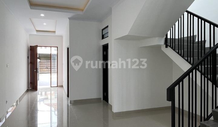 Dijual Rumah di Kavling Dki - 3 BR + 1 Unfurnished Brand New Dijual Rumah di Kavling Dki - 3 BR + 1 Unfurnished Brand New