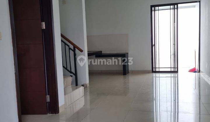 Disewakan Rumah di Green Lake City Cluster Asia 3 + 1 BR 2 Lantai 2