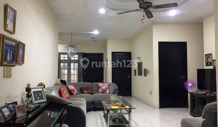 Dijual Rumah di Jalan Mangga, Duri Kepa Semi Furnished Siap Huni 1