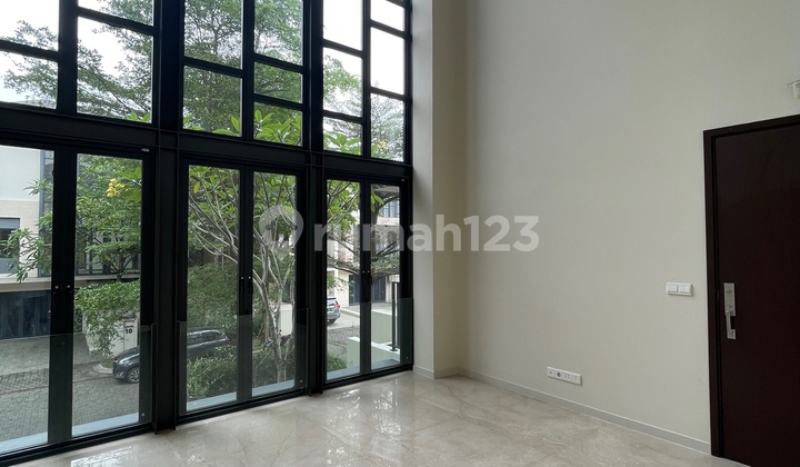 Dijual Rumah Lancewood Navapark Bsd City - 4 BR + 1, 2.5 Lantai, Unfurnished Brand New