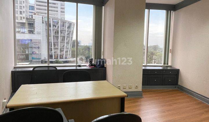 Dijual Kantor Menara Sudirman Jakarta Selatan Semi Furnished 2