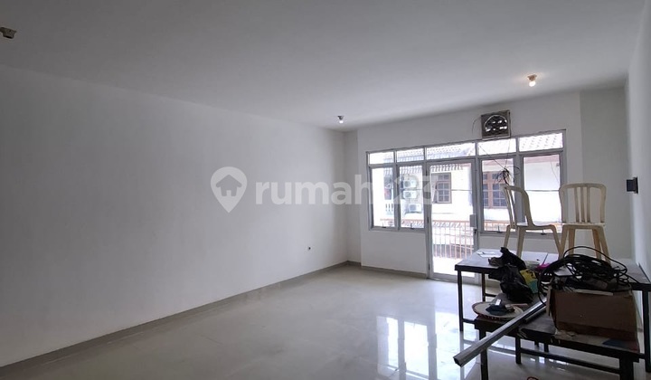 Dijual Ruko di Jelambar 3.5 Lantai Semi Furnished Dijual Ruko di Jelambar 3.5 Lantai Semi Furnished