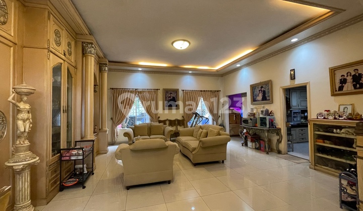 Dijual Rumah di Cluster Rome PIK 2.5 Lantai - Furnished