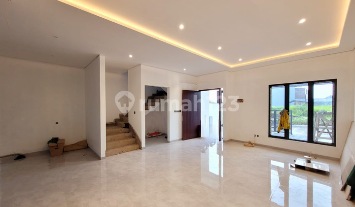 Jual Rumah Mewah Dan Lux Di Setraduta Bandung, Lingkungan Nyaman Keamanan 24 Jam Di Kompleks Perumahan Elite Bandung Unfurnished Rumah Baru SHM - Sertifikat Hak Milik di Setraduta grande, Setra Duta 1