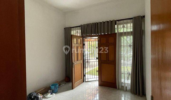 Sewa Rumah Siap Huni Singgasana Pradana Rumah Semi Furnished Kontrakan Bagus SHM - Sertifikat Hak Milik di singgasana pradana, Singgasana 2