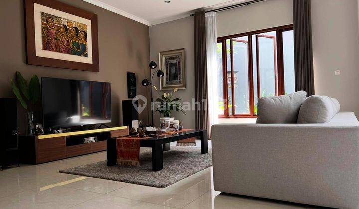 Rumah Mewah Modern di Kemang Pratama Regency, Full Furnished, Full Ac, Hadap Selatan 2