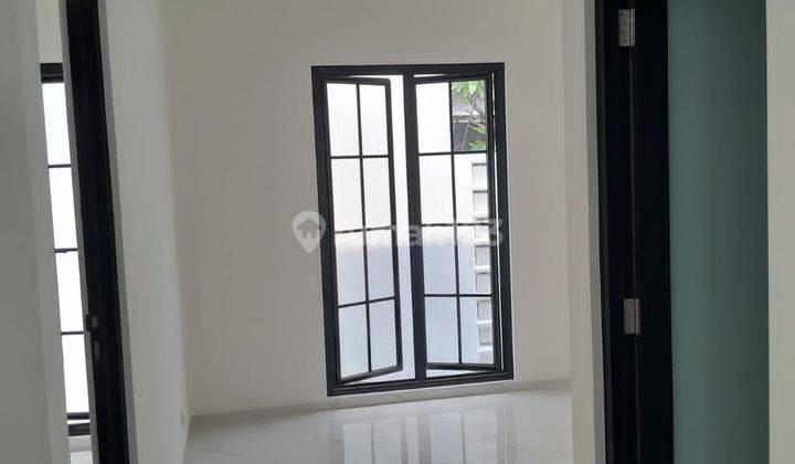 Brand New House Classic Modern 3 Lantai Bagus Di Griyaloka Bsd 2