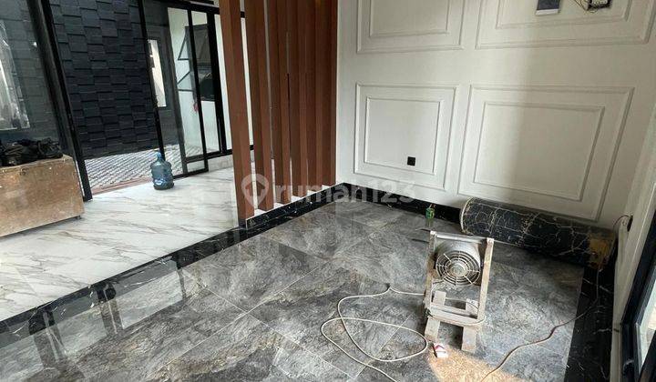 DIJUAL RUMAH BARU MODEN SANGAT CANTIK DI GRIYA LOKA BSD 2