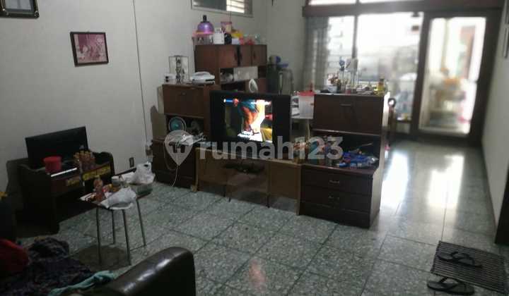 DIJUAL RUMAH LOKASI STRATEGIS DI BELAKANG MALL KOTA KASABLANKA, JAKARTA SELATAN
