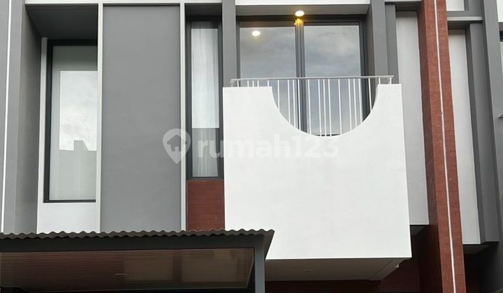 FOR SALE, PRICE REDUCED, FULLY FURNISHED HOUSE IN FREJA BSD CITY.