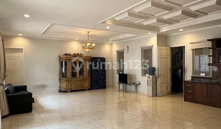 Beautiful house in BSD Foresta, 2 floors ready to occupy with a 100m backyard. 2