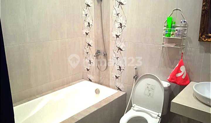 Ready-to-occupy 2-story minimalist house in Bintaro Sector 2 2