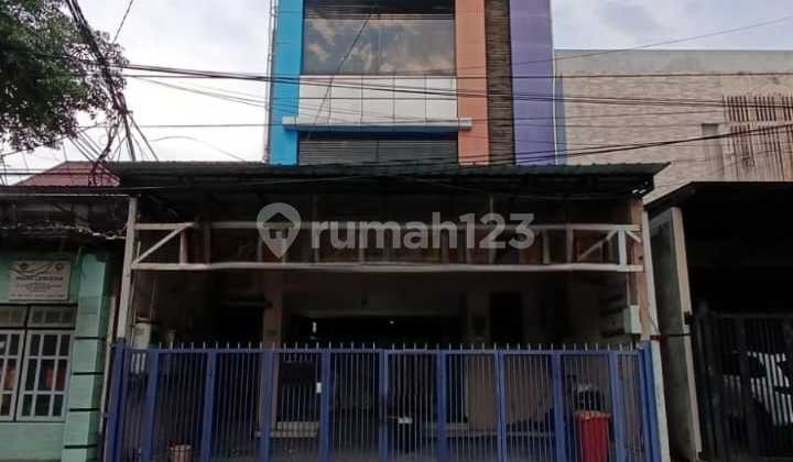 Strategic 4-story Shophouse, Zero Road Frontage, Kutai-Surabaya 2