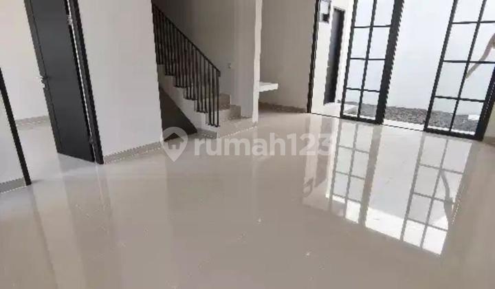 Rumah 2 Lantai Siap huni, White House Dian Istana-Surabaya