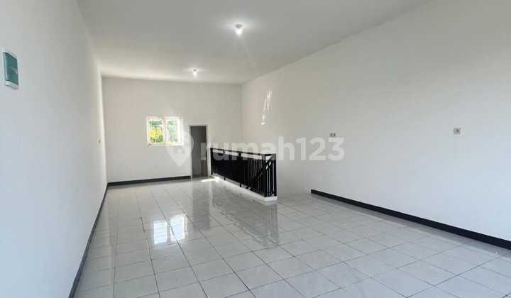 Well-Maintained &amp; Ready-to-Occupy Shop House near the Post Office, Green Mansion-Sidoarjo 2