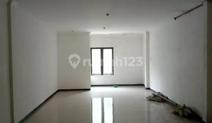 3-Story Shop House & Strategic, West Perak-Surabaya