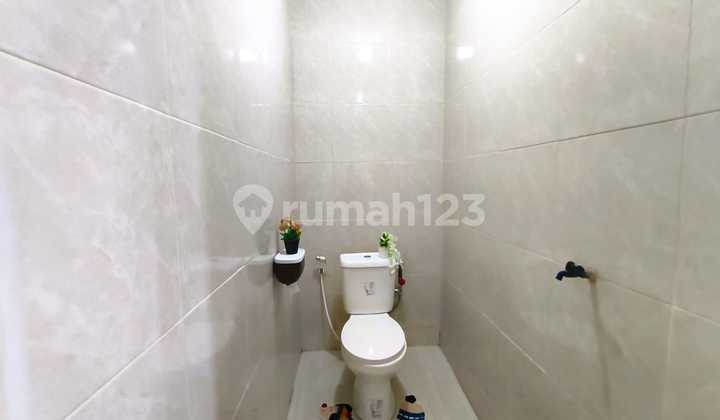 Ready-to-Occupy &amp; Strategic House, Ngagel Tama Utara-Surabaya 2