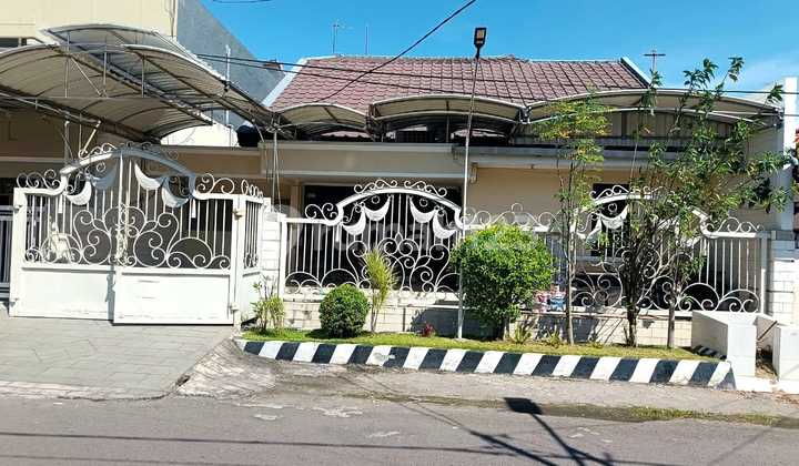 Nice &amp; Ready-to-Live House, Manyar Rejo-Surabaya 2