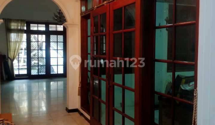 Dijual Murah Rumah Strategis Dekat Galaxy Mall-Surabaya