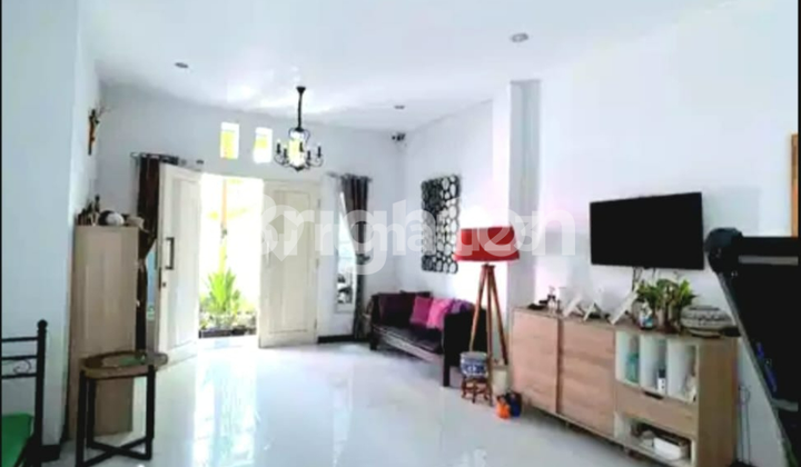 Nice House Near Pakuwon Mall, Griya Babatan Mukti-Surabaya