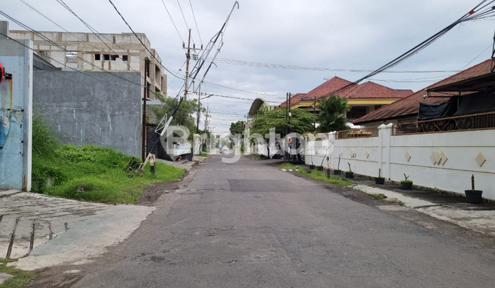 Nice & Strategic House, Gading Pantai-Surabaya 2