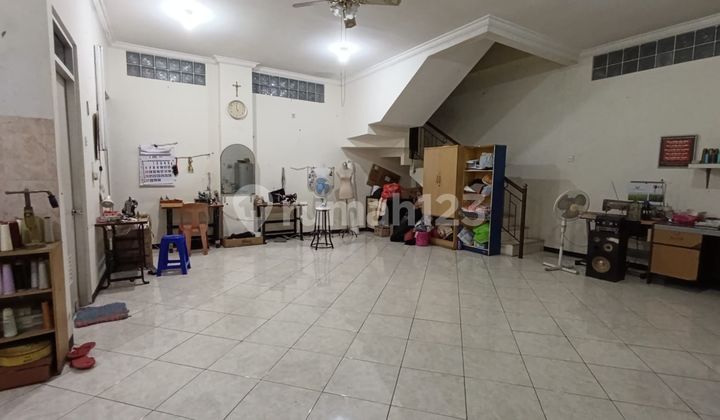 Ruko 4 lantai Strategis, Nol Jalan raya, Kutai-Surabaya Ruko 4 lantai Strategis, Nol Jalan raya, Kutai-Surabaya