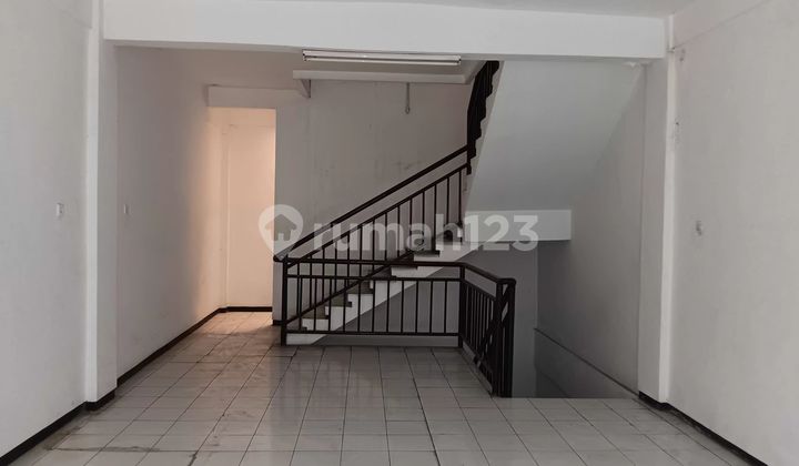 Dijual Ruko 3 Lantai & Strategis, Kedungdoro-Surabaya Dijual Ruko 3 Lantai & Strategis, Kedungdoro-Surabaya