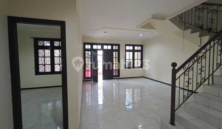 Rumah Bagus & Strategis Dekat Galaxi Mall, Dharmahusada Mas-Surabaya 2