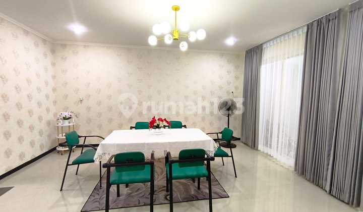 Ready-to-Occupy &amp; Strategic House, Ngagel Tama Utara-Surabaya