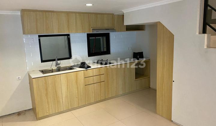 For Sale Ready-to-Occupy House in Puri Botanical, Land Area 50M2, Price Rp 1.7M. 2