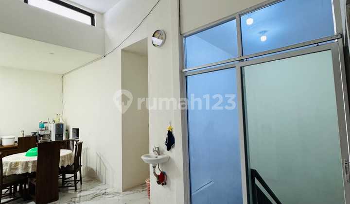 Dijual Rumah 2Lt di Dutamas, Uk 7X20m2, Harga Rp 4.4M, Semifurnish. 2