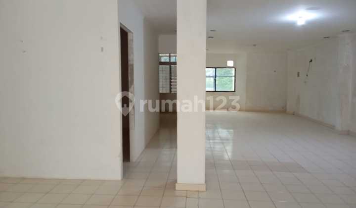 For Rent Min 2Yr, 3-Storey Terraced Shop House in Green Ville, Size 9X20m², Price Rp 180Million/Year. 2