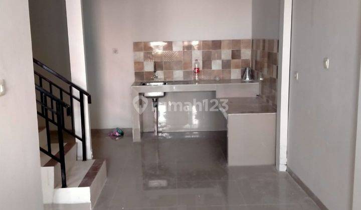 Disewa Rumah 3lt Di Tanjung Duren, Luas Tanah 60m2, Harga Rp 60jt/th  2