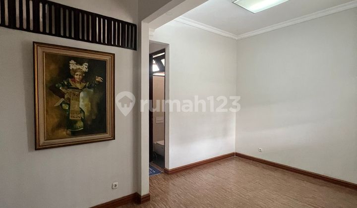 For Sale 1.5-Story House in Puri Kencana, Size 9x18m2, Price Rp5.8m 2