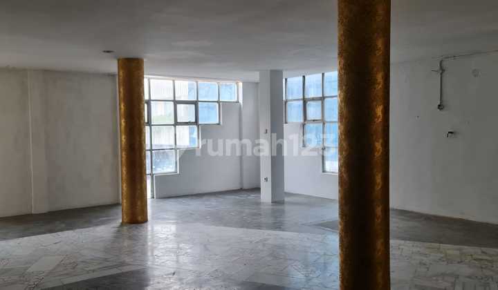 Disewa Ruko Gandeng di Kebon Jeruk, Uk 9X15m2, Min 2Th, Harga Rp 425Jt/Th. Disewa Ruko Gandeng di Kebon Jeruk, Uk 9X15m2, Min 2Th, Harga Rp 425Jt/Th.