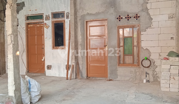 For Sale 1-Story House on Dwiwarna Raya, Land Area 166m2, Price Rp 4m Negotiable. 2