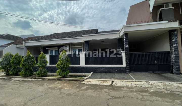 Dijual Rumah Luas Semi Furnish di Jatiwaringin Bekasi  1