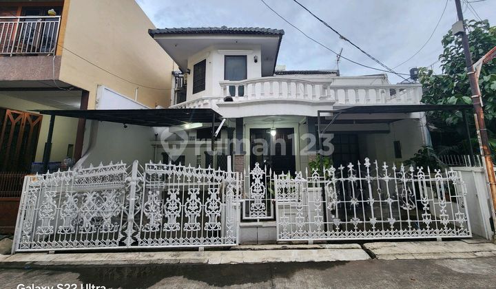 Di Jual Rumah Dekat Taman Galaxy Bekasi Selatan