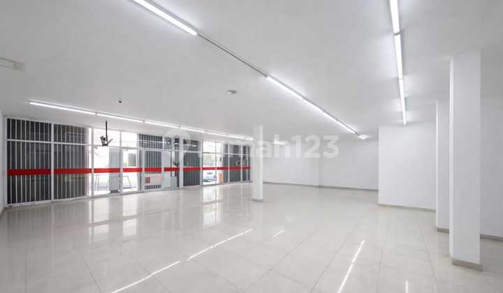 For Rent: Twin Shophouse on Main Galaxy Street 2