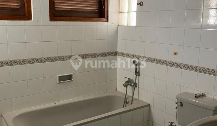 Nice &amp; Green House on Lebak Raya Street, Bandung 2